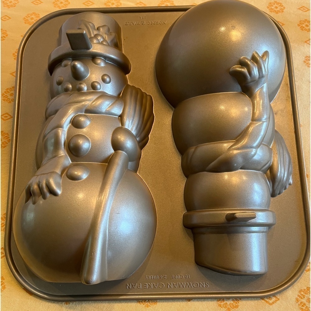 Nordic Ware Snowman Cake Pan